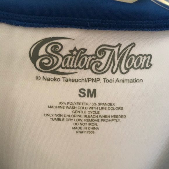 Sailor Moon Costume - Picture 3 of 3